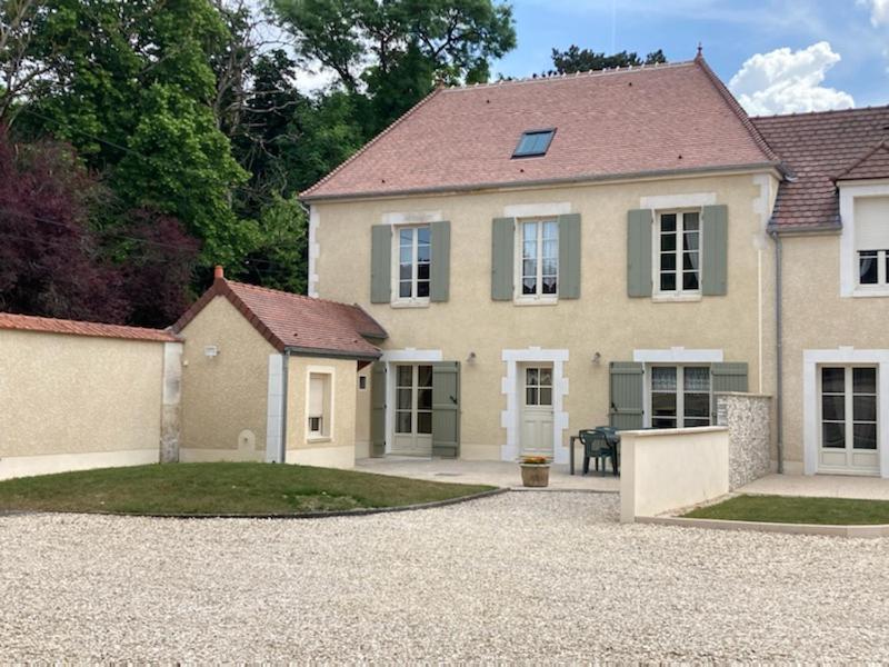 Gite Les Auregats Maligny Kültér fotó
